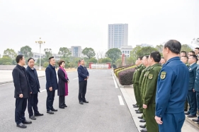 邵阳市领导春节前夕走访慰问驻邵部队官兵和消防救援队伍